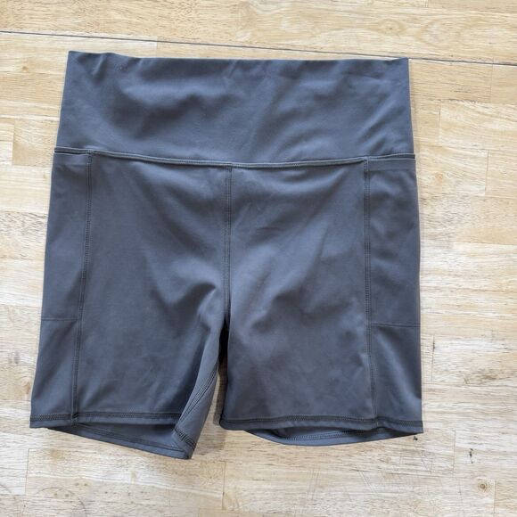 Vuori Women's Ribbed Studio And Pocket Biker Shorts Lot Of 3 Large VW376 VW390 - Picture 6 of 12